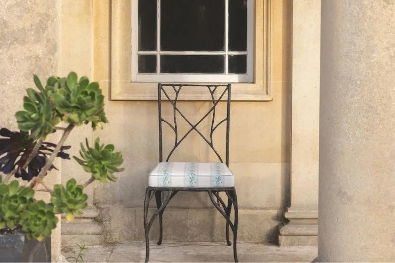 Outdoor dining chair