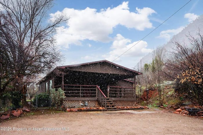 Single Family Home/House in Glenwood Springs, CO