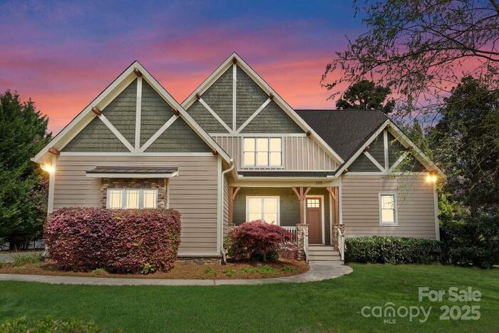 Single Family Home/House in Mooresville, NC