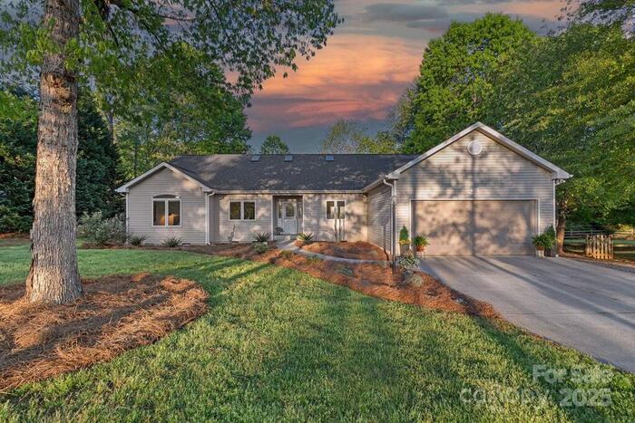 Single Family Home/House in Mooresville, NC