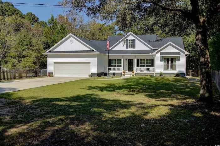Single Family Home/House in Charleston, SC