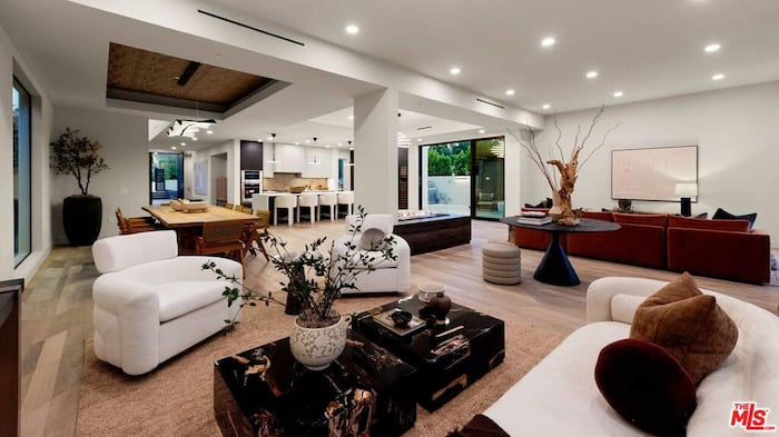 Property located at Condominium in Los Angeles, CA