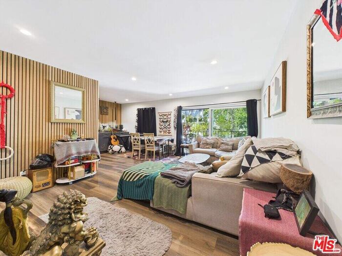 Property located at Condominium in Sherman Oaks, CA