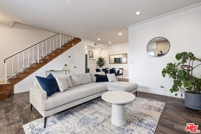 Property located at Condominium in Encino, CA