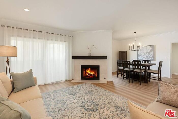 Condominium in Los Angeles, CA