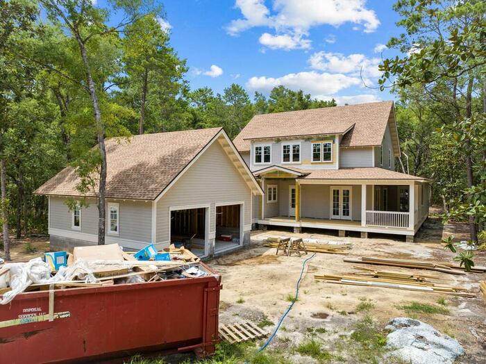 Single Family Home/House in Point Washington, FL