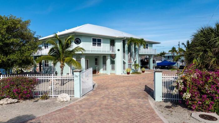 Property located at Single Family Home/House in Tavernier, FL