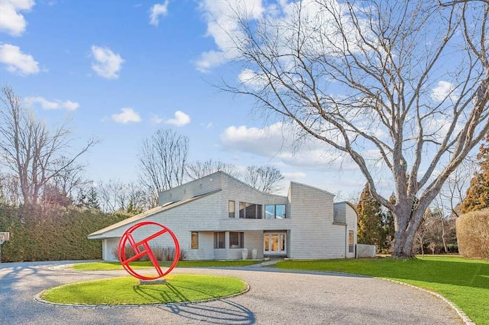 Single Family Home/House in East Hampton, NY