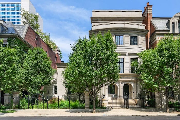 Property located at Single Family Home/House in Chicago, IL