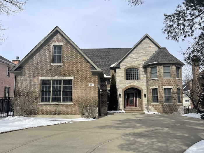 Property located at Single Family Home/House in Palatine, IL