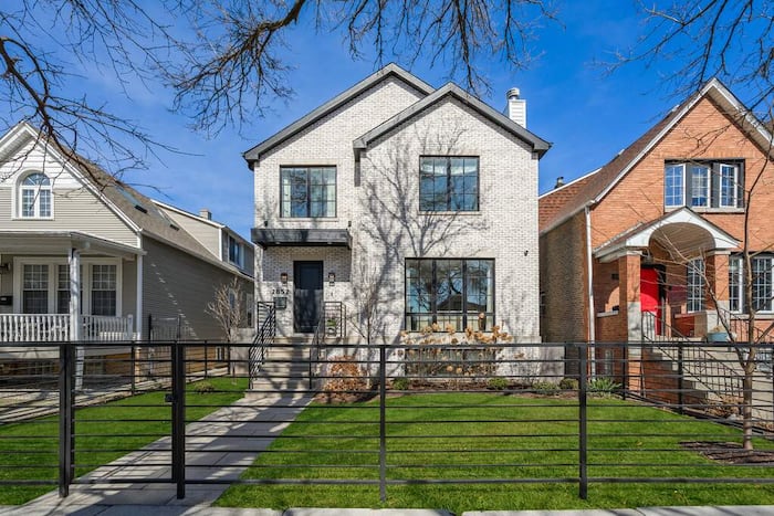 Property located at Single Family Home/House in Chicago, IL