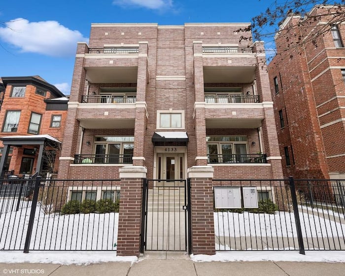 Property located at Condominium in Chicago, IL