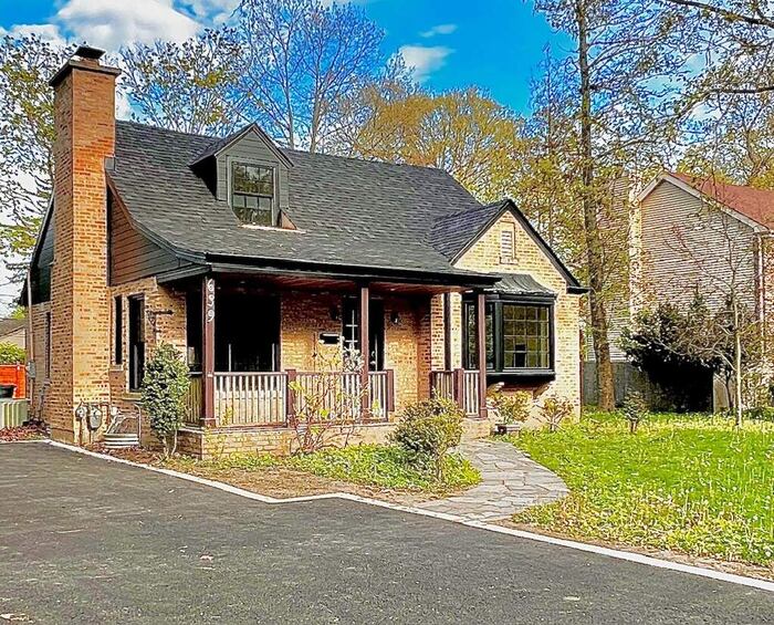 Property located at Single Family Home/House in Glenview, IL