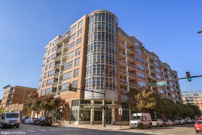 Property located at Condominium in Chicago, IL