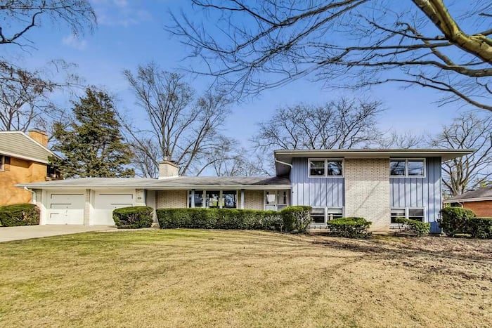 Property located at Single Family Home/House in Mount Prospect, IL