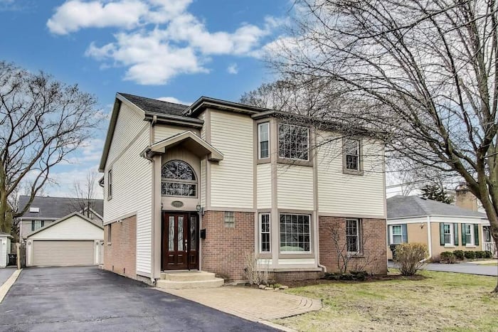 Property located at Single Family Home/House in Glenview, IL