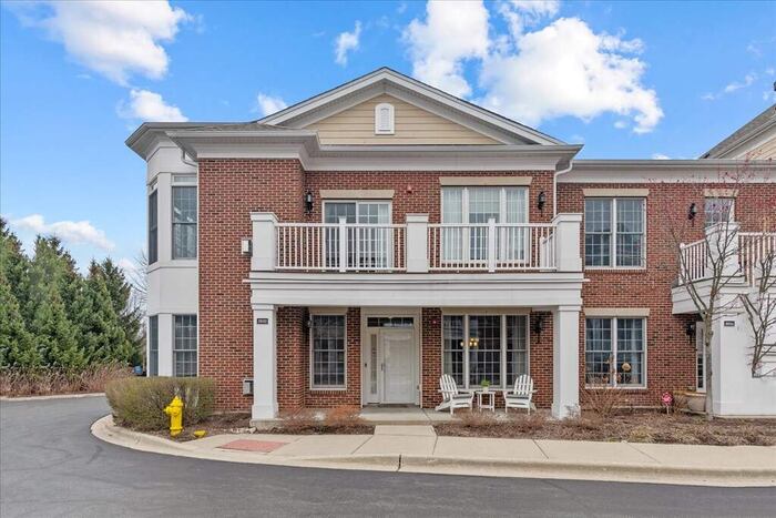 Property located at Villa/Townhouse in Glenview, IL