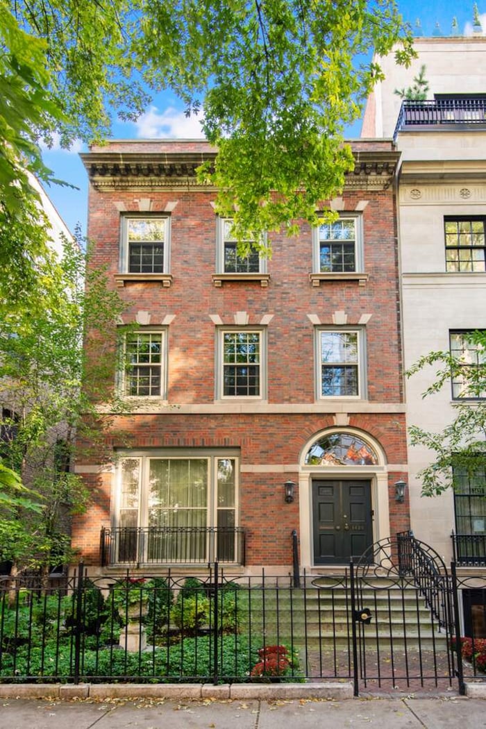 Property located at Single Family Home/House in Chicago, IL