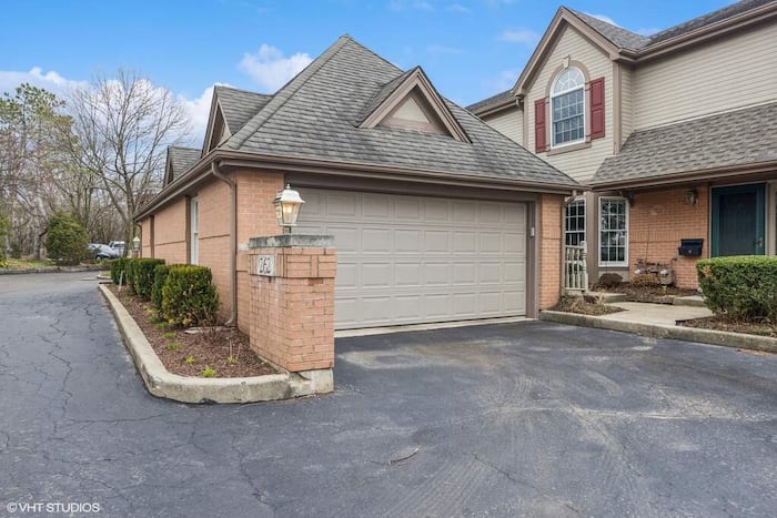 Property located at Villa/Townhouse in Elmhurst, IL