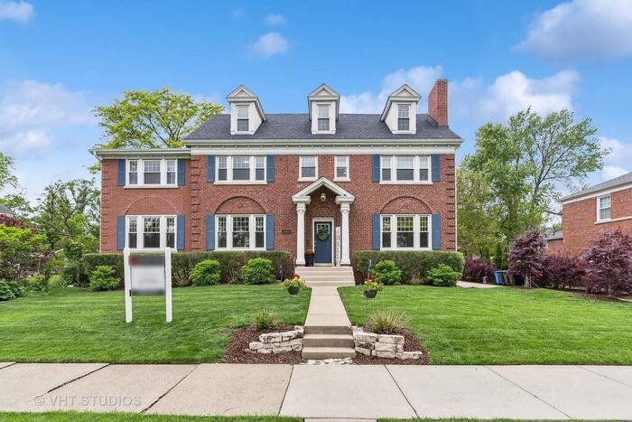 Property located at Single Family Home/House in Chicago, IL