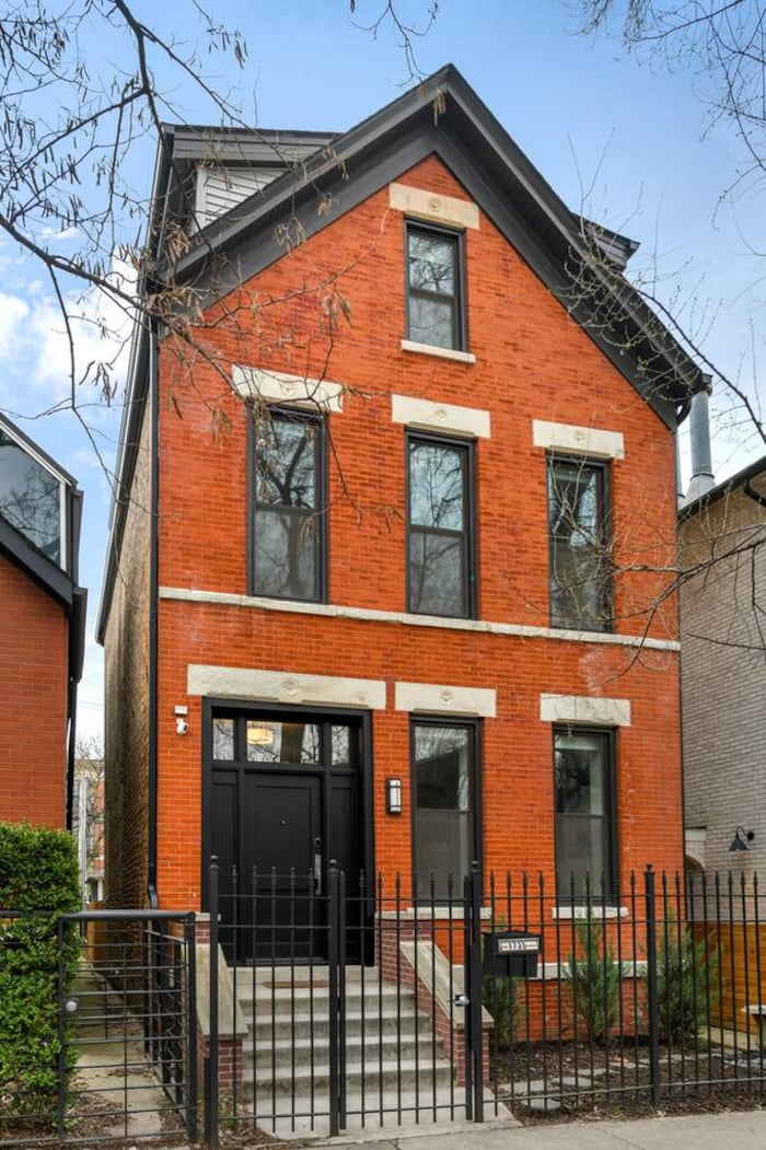 Property located at Single Family Home/House in Chicago, IL