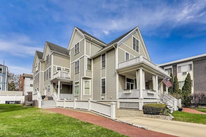 Property located at Villa/Townhouse in Oak Park, IL