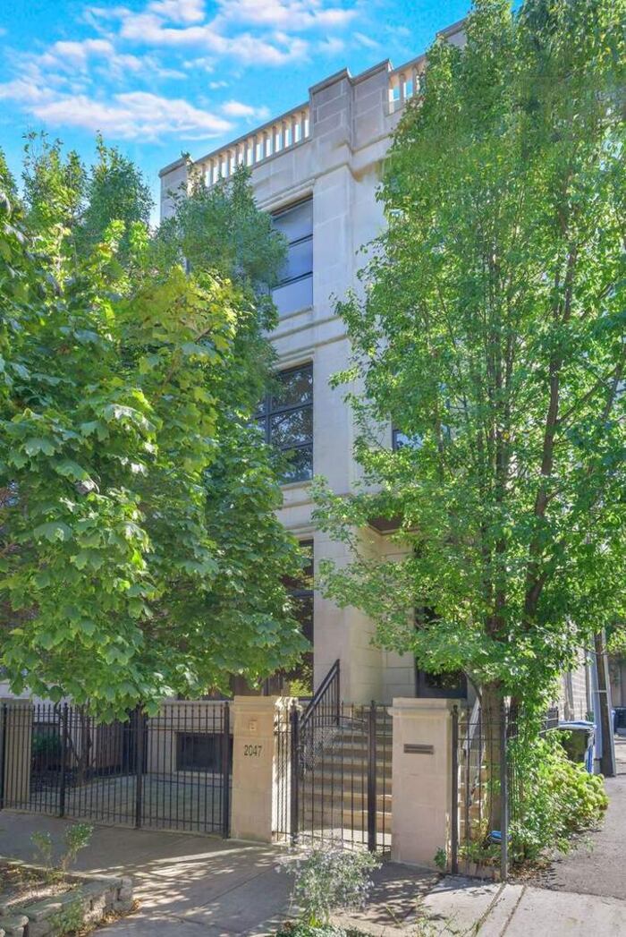 Property located at Single Family Home/House in Chicago, IL