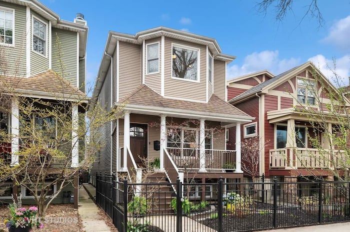 Property located at Single Family Home/House in Chicago, IL