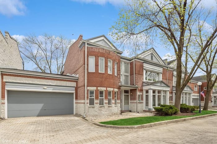 Property located at Villa/Townhouse in Elmhurst, IL