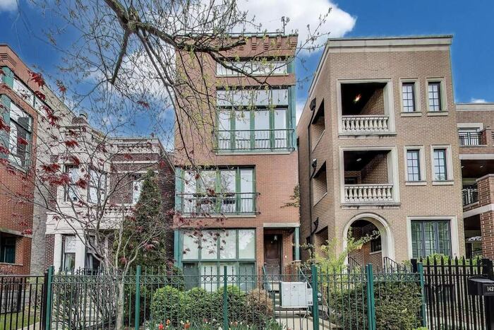 Property located at Condominium in Chicago, IL