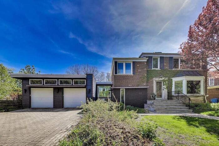 Property located at Single Family Home/House in Chicago, IL