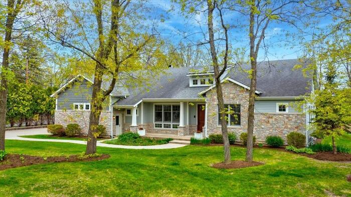 Property located at Single Family Home/House in Lake Forest, IL