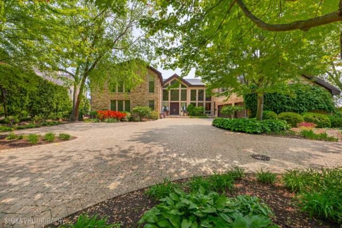 Single Family Home/House in Highland Park, IL