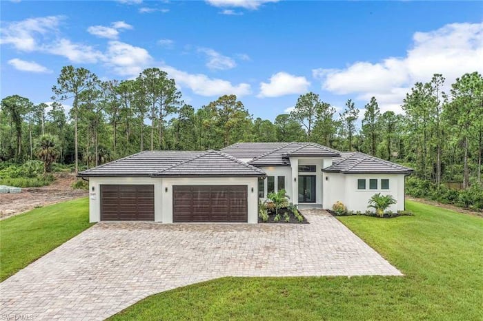 Property located at Single Family Home/House in Naples, FL