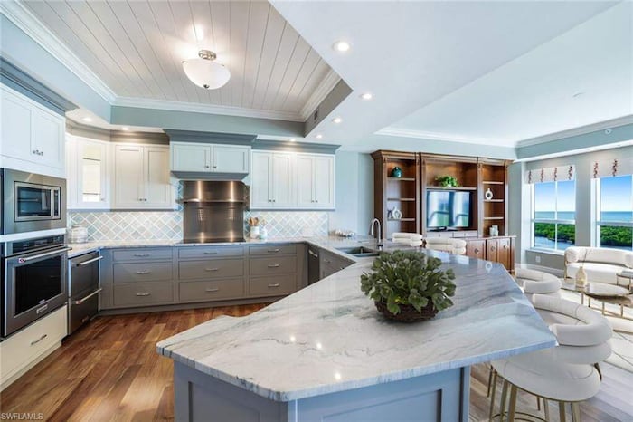 Property located at Condominium in Naples, FL