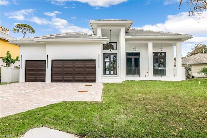 Property located at Single Family Home/House in Naples, FL