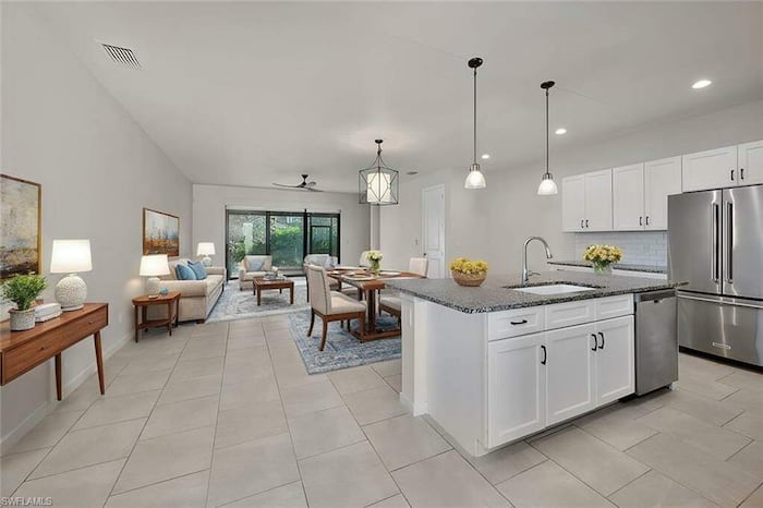 Property located at Villa/Townhouse in Naples, FL