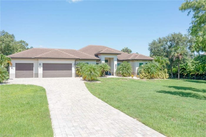 Property located at Single Family Home/House in Naples, FL
