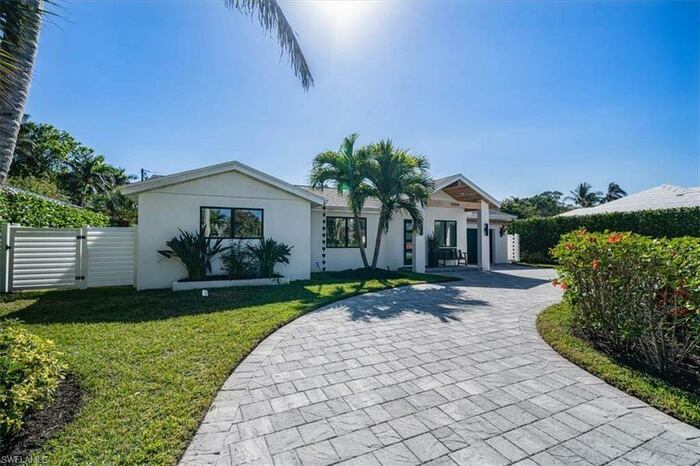 Property located at Single Family Home/House in Naples, FL