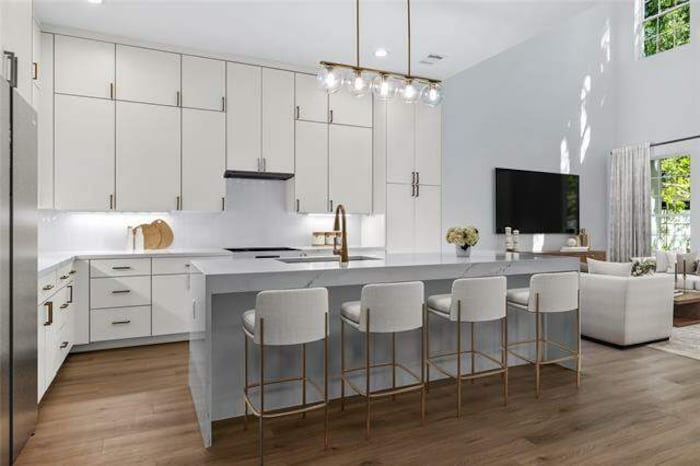 Single Family Home/House in Dallas, TX