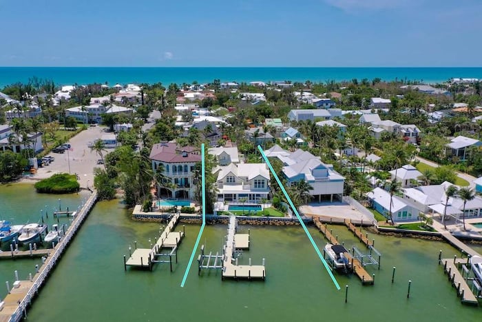 Property located at Single Family Home/House in Captiva, FL