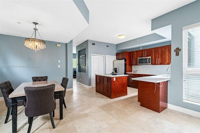 Property located at Villa/Townhouse in Fort Lauderdale, FL
