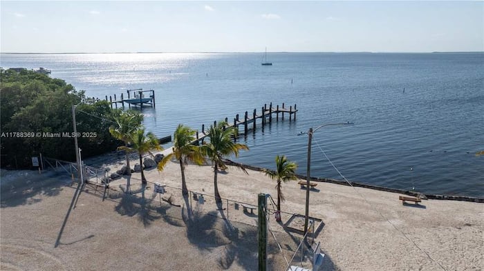 Single Family Home/House in Key Largo, FL