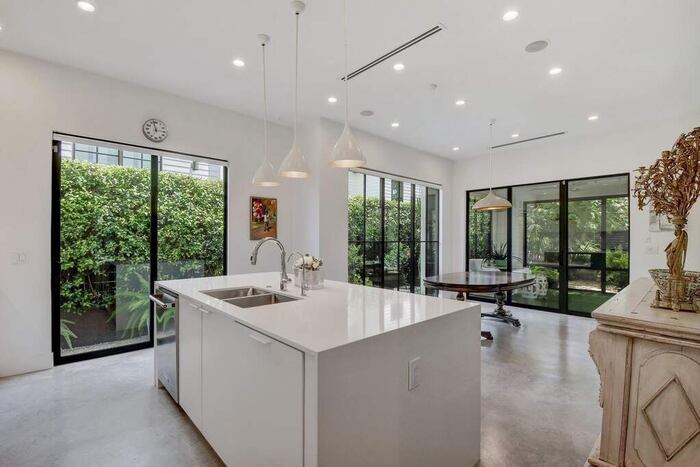Property located at Single Family Home/House in Austin, TX