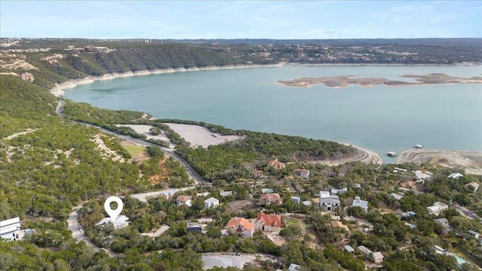 Property located at Single Family Home/House in Austin, TX