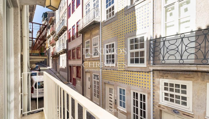 Co-op in Porto, Portugal
