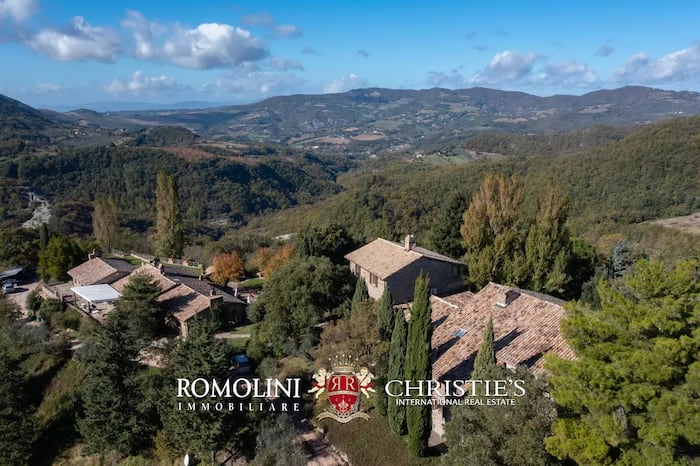 Property located at Villa/Townhouse in Assisi, Italy