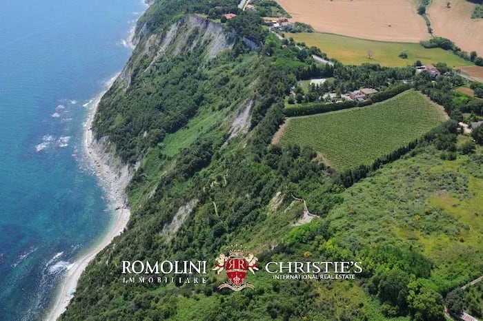 Property located at Vineyard in Ancona, Italy
