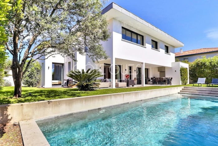 Property located at Villa/Townhouse in Anglet, France