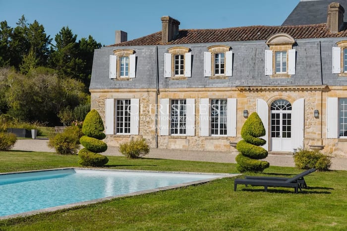 Property located at Chateau in Bordeaux, France
